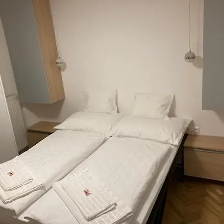 Wbr. Vendeghaz * Villány